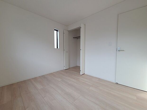 大容量クローゼット付き!家族の成長と共に増える荷物もスッキリ収納。