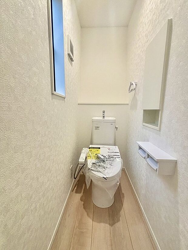 1.2階にそれぞれトレイがございます。朝の混雑時に分散して利用できるほか、ゲスト用としても使い分けることもできます。