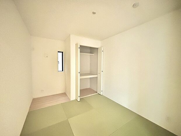 和室があるとやはりどこか心落ち着いてしまいます。客間としてもちょうど良い約5.25帖。