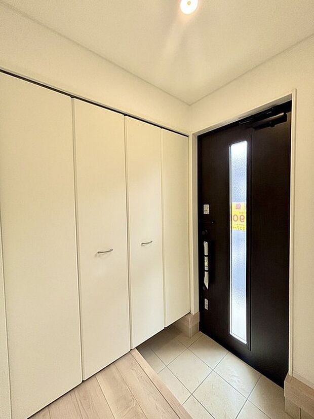 お客様をお迎えする玄関、お家の出入りもスムーズに行えます。