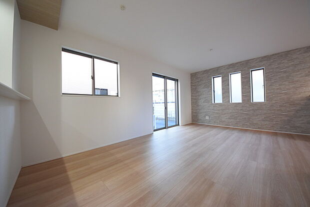 LDK19帖 夕食の時間。家族、友人、両親、親戚との会話がより料理を美味しくしてくれる。あっという間に時間が過ぎてしまう居心地の良さは、普段はほっとする空間としてここにあります。 