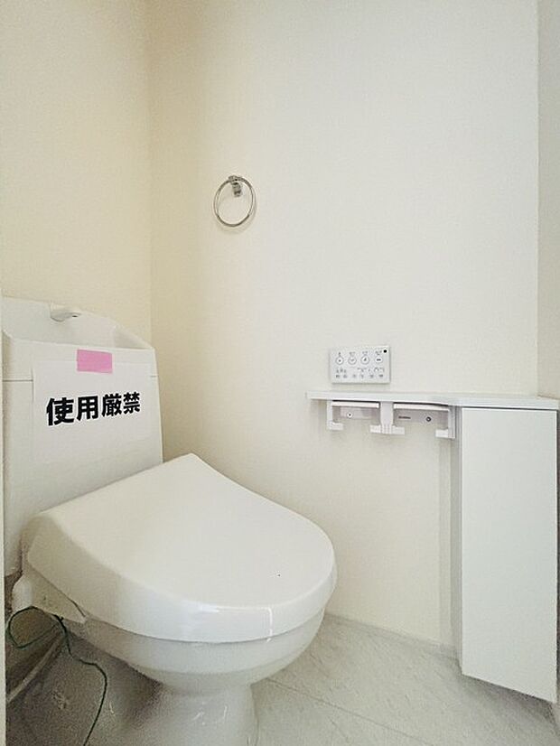 1.2階にそれぞれトレイがございます。朝の混雑時に分散して利用できるほか、ゲスト用としても使い分けることもできます。 