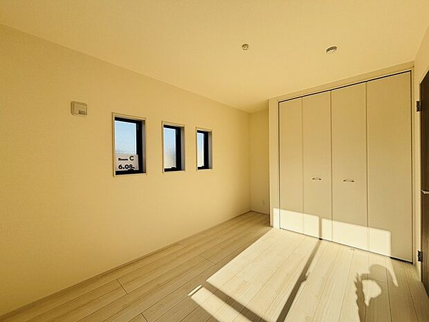 収納豊富な間取りで家の中がスッキリ片付きそうです。 