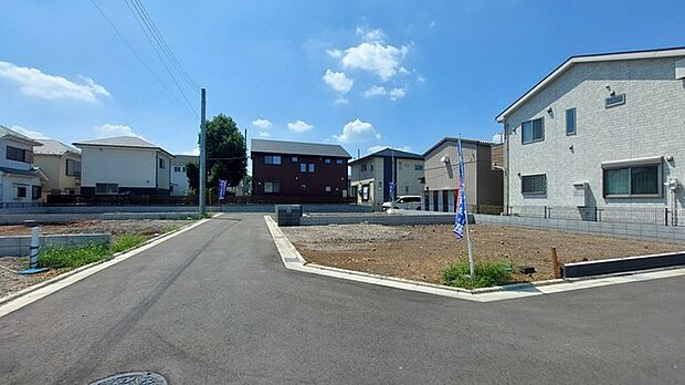 前面道路は住んでいる方しか通らない道路です。