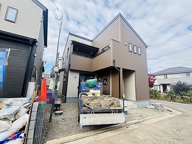 セカンドカーや来客時にも便利なカースペース2台分ございます。