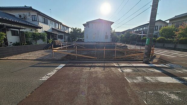 五感で感じる、現地でしかわからない事も沢山ございます。周辺環境なども一緒にご案内いたしますのでお気軽にお問合せください。