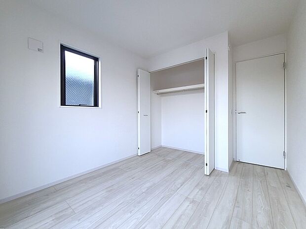 大容量クローゼット付き！家族の成長と共に増える荷物もスッキリ収納。 