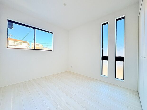 2面採光を確保した明るい室内は、爽やかな風を感じる居心地の良い空間です。