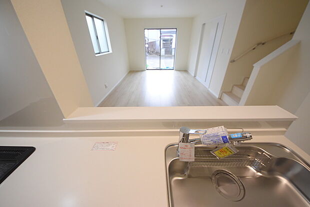 夕食の時間。家族、友人、両親、親戚との会話がより料理を美味しくしてくれる。あっという間に時間が過ぎてしまう居心地の良さは、普段はほっとする空間としてここにあります。