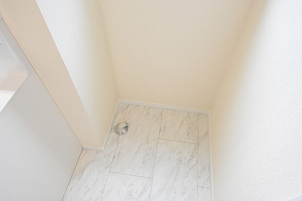 ゆとりの洗面スペースで朝の身支度もスムーズに行えます。 