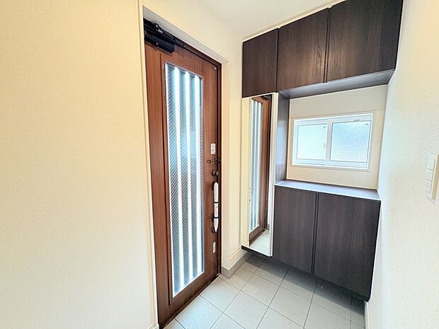 お客様をお迎えする玄関、お家の出入りもスムーズに行えます。 