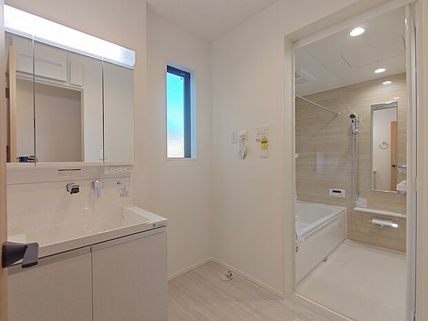 洗面脱衣室は1坪の広さを確保しました。