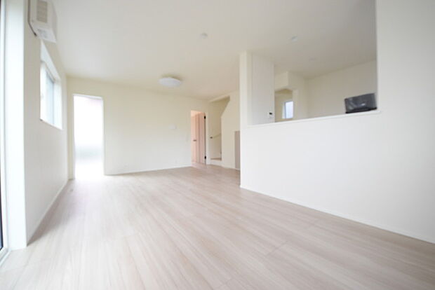 夕食の時間。家族、友人、両親、親戚との会話がより料理を美味しくしてくれる。あっという間に時間が過ぎてしまう居心地の良さは、普段はほっとする空間としてここにあります。