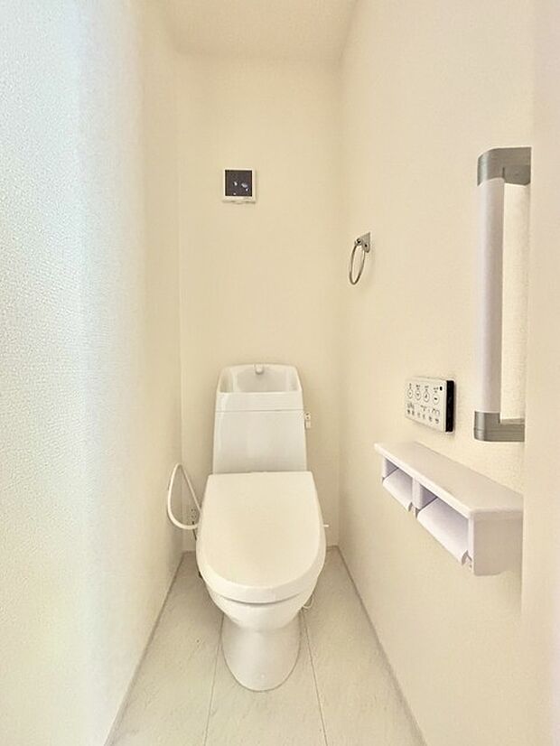 1.2階にそれぞれトレイがございます。朝の混雑時に分散して利用できるほか、ゲスト用としても使い分けることもできます。 