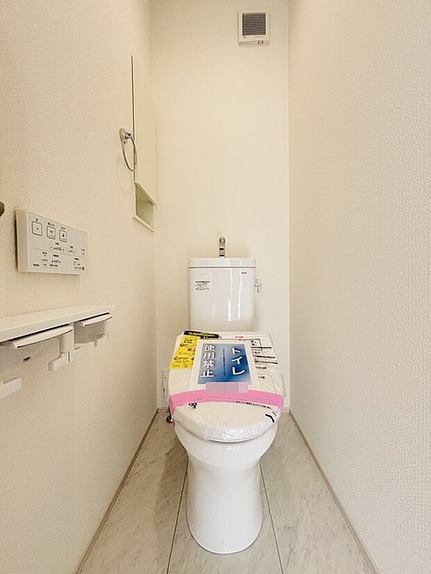 1.2階にそれぞれトレイがございます。朝の混雑時に分散して利用できるほか、ゲスト用としても使い分けることもできます。 