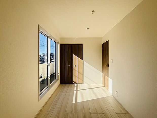 大容量クローゼット付き！家族の成長と共に増える荷物もスッキリ収納。 