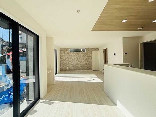 リビングは家具の配置も思いのまま。自由度が高い設計です。