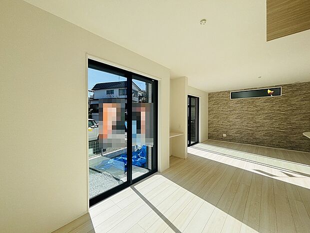 2面採光を確保した明るい室内は、爽やかな風を感じる居心地の良い空間です。 