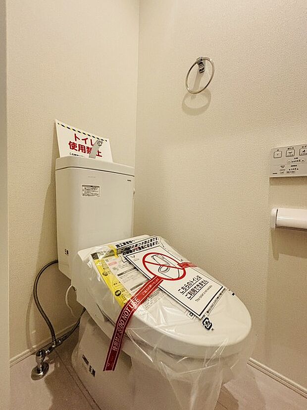 1.2階にそれぞれトレイがございます。朝の混雑時に分散して利用できるほか、ゲスト用としても使い分けることもできます。