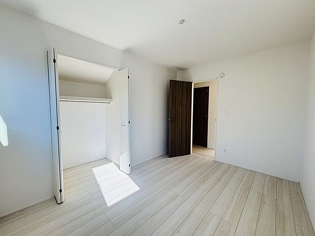 収納豊富な間取りで家の中がスッキリ片付きそうです。