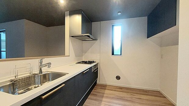 収納棚付きキッチン