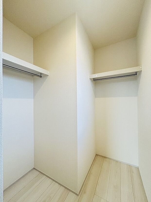 大容量クローゼット付き！家族の成長と共に増える荷物もスッキリ収納。 