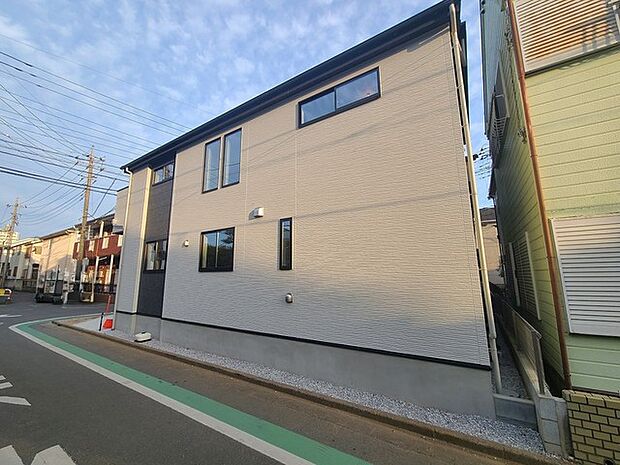 五感で感じる、現地でしかわからない事も沢山ございます。周辺環境なども一緒にご案内いたしますのでお気軽にお問合せください。