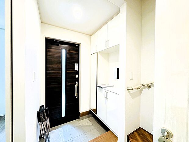 お客様をお迎えする玄関、お家の出入りもスムーズに行えます。 