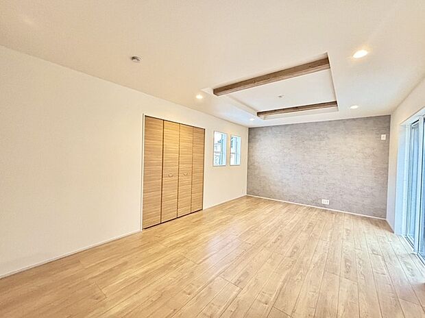 夕食の時間。家族、友人、両親、親戚との会話がより料理を美味しくしてくれる。あっという間に時間が過ぎてしまう居心地の良さは、普段はほっとする空間としてここにあります。 