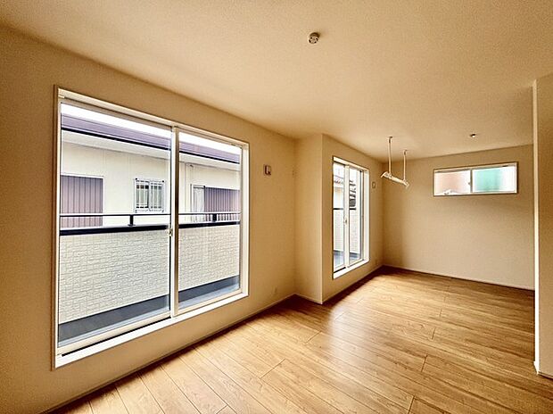 ご家族様の成長に合わせて、仕切りをつけれる洋室です。 