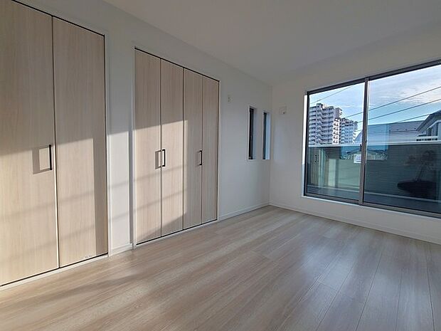 大容量クローゼット付き！家族の成長と共に増える荷物もスッキリ収納。 