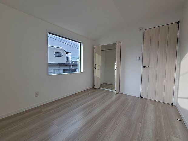 大容量クローゼット付き！家族の成長と共に増える荷物もスッキリ収納。 