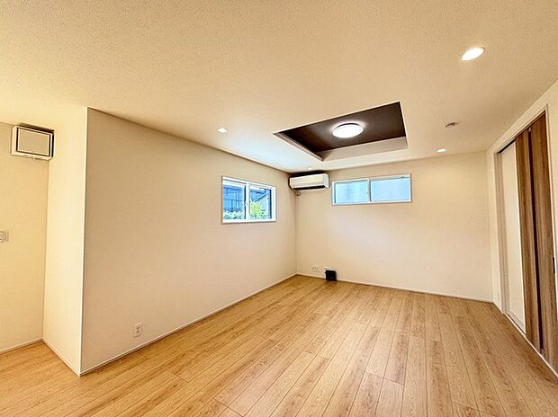 リビングは家具の配置も思いのまま。自由度が高い設計です。