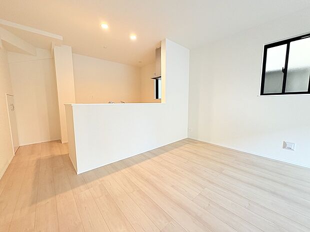 夕食の時間。家族、友人、両親、親戚との会話がより料理を美味しくしてくれる。あっという間に時間が過ぎてしまう居心地の良さは、普段はほっとする空間としてここにあります。