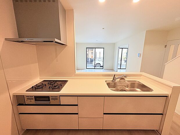 キッチンはオープンカフェスタイルだからリビングとの一体感はバッチリ。毎日のお料理時間も楽しくなりそうです。