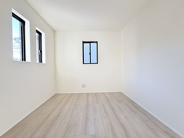 2面採光を確保した明るい室内は、爽やかな風を感じる居心地の良い空間です。 