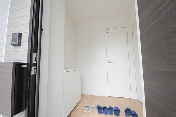 お客様をお迎えする玄関、お家の出入りもスムーズに行えます。