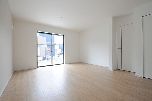 リビングは家具の配置も思いのまま。自由度が高い設計です。 