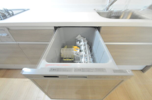 家事時間を短縮できる食洗器付き、毎日の負担を減らしてお料理を楽しめる嬉しい設備です。