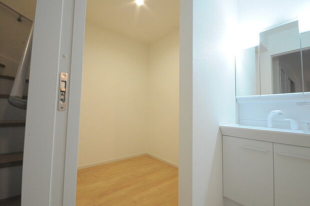 収納豊富な間取りで家の中がスッキリ片付きそうです。