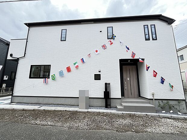 お客様をお迎えする玄関、お家の出入りもスムーズに行えます。  