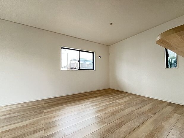 夕食の時間。家族、友人、両親、親戚との会話がより料理を美味しくしてくれる。あっという間に時間が過ぎてしまう居心地の良さは、普段はほっとする空間としてここにあります。 