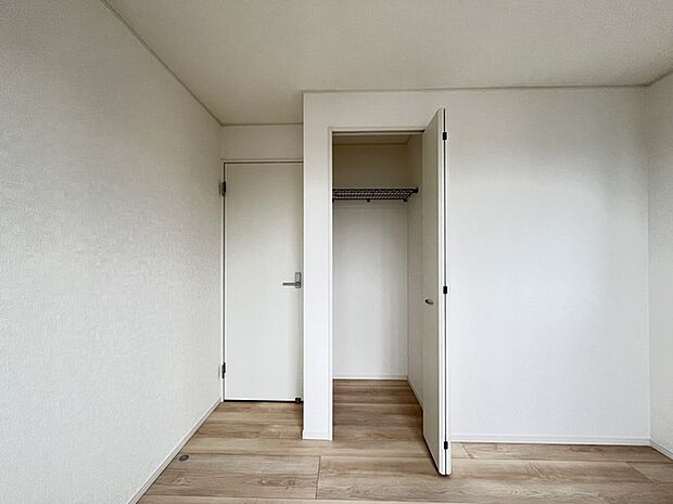 収納スペースが豊富なためお部屋も綺麗に片付きます。 