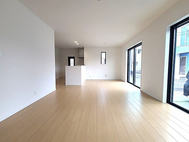 夕食の時間。家族、友人、両親、親戚との会話がより料理を美味しくしてくれる。あっという間に時間が過ぎてしまう居心地の良さは、普段はほっとする空間としてここにあります。