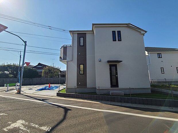 五感で感じる、現地でしかわからない事も沢山ございます。周辺環境なども一緒にご案内いたしますのでお気軽にお問合せください。