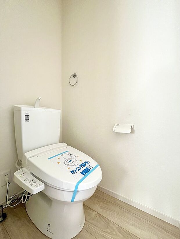 1.2階にそれぞれトレイがございます。朝の混雑時に分散して利用できるほか、ゲスト用としても使い分けることもできます。 