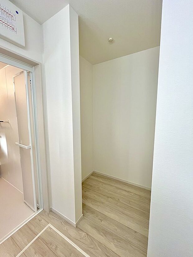 ゆとりの洗面スペースで朝の身支度もスムーズに行えます。 