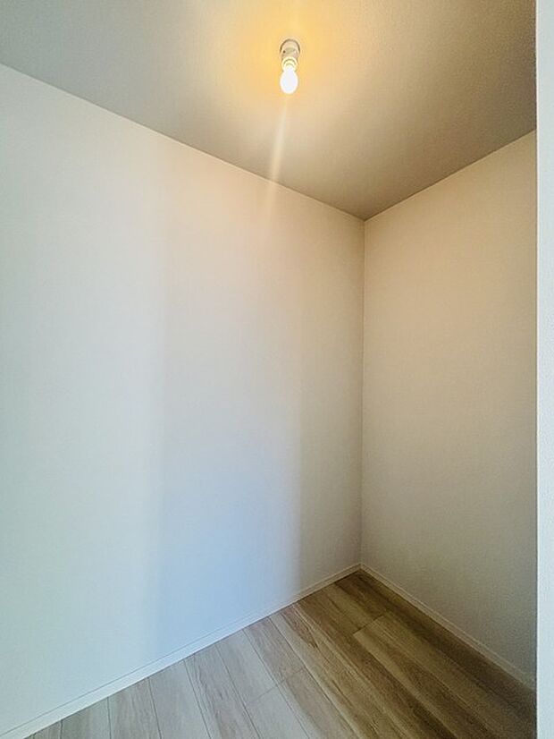 大容量クローゼット付き！家族の成長と共に増える荷物もスッキリ収納。 