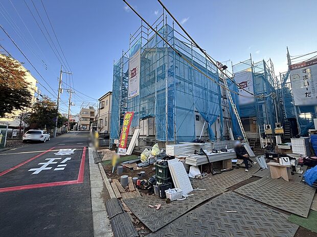 6m幅員の道路に面しておりお車の運転が苦手な方でも安心して出入りいただけます。