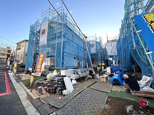 戸建てが立ち並ぶ静かな住宅街。四季折々の移り変わりを感じながら自然と楽しみ、暮らす、そんな毎日を日々の中で感じられる住環境